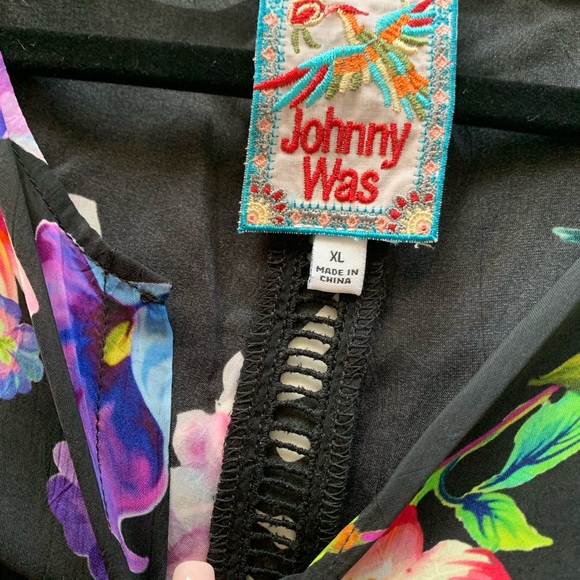 EUC - Johnny Was Black Floral Blouse ~ Tropical feel - XL 100% Cupra Rayon - Picture 3 of 12